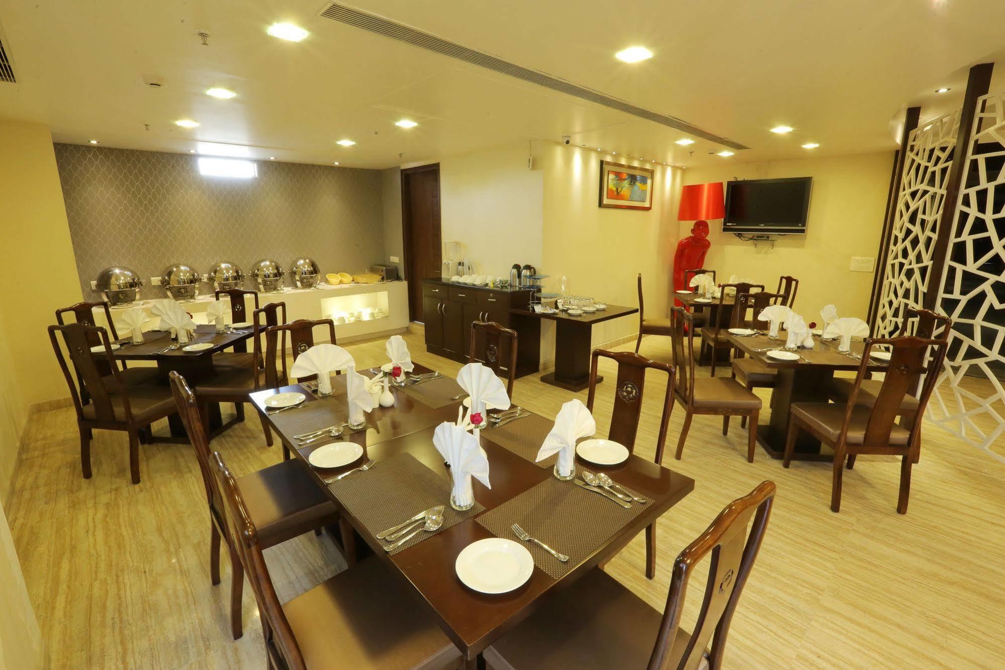 Five Elements Hotels Delhi- North Avenue Ню Делхи Екстериор снимка