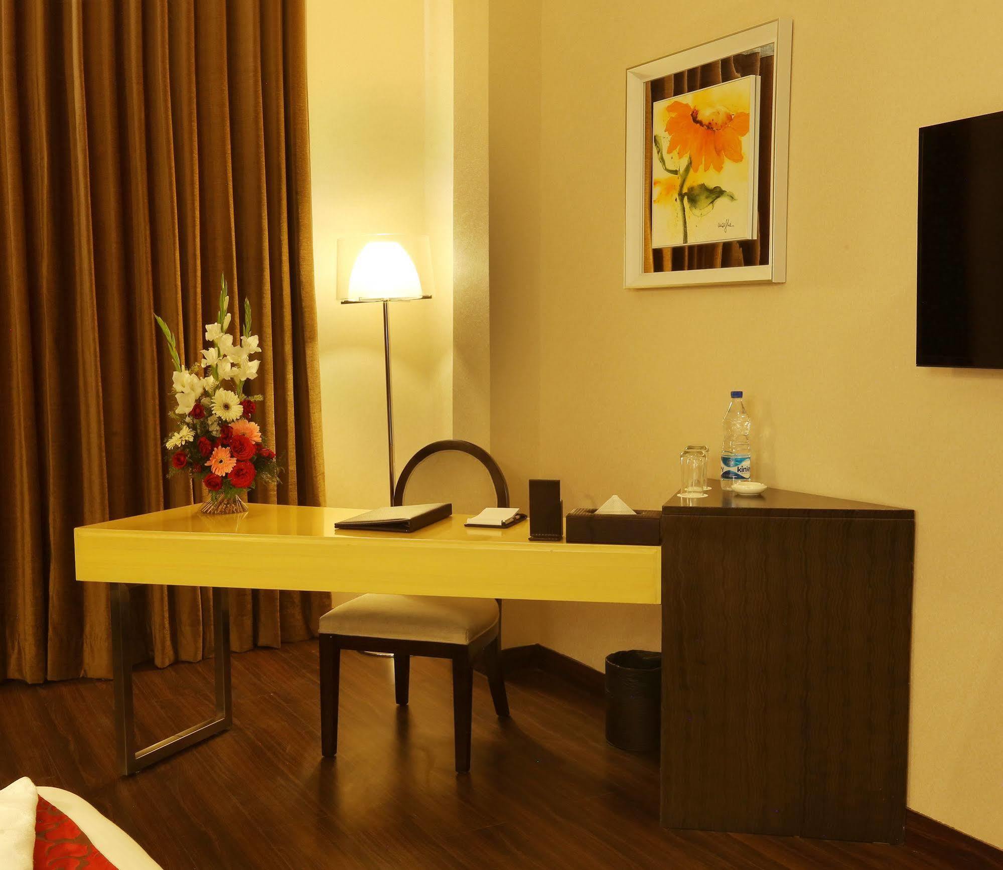 Five Elements Hotels Delhi- North Avenue Ню Делхи Екстериор снимка