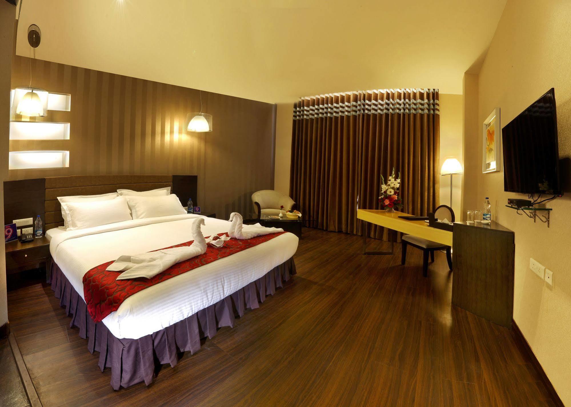 Five Elements Hotels Delhi- North Avenue Ню Делхи Екстериор снимка